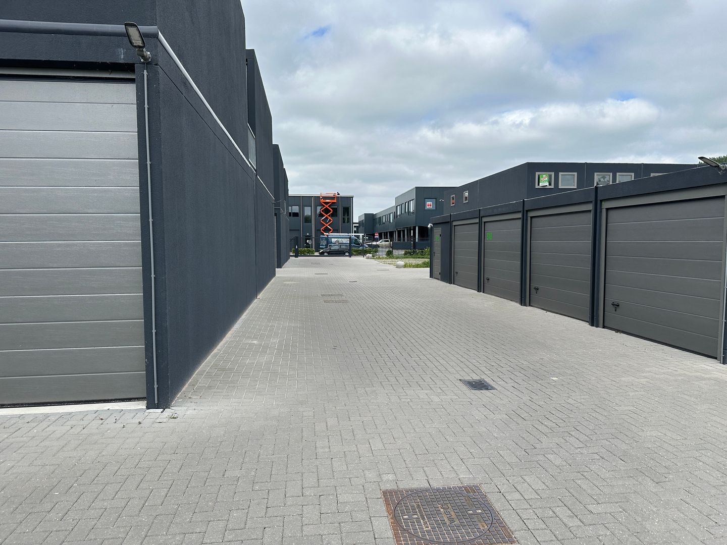 Bekijk foto 4 van Titaniumweg 140