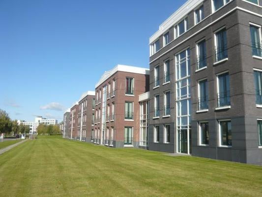 Bekijk foto 4 van Röntgenlaan 9