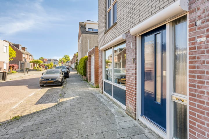 Foto 34 van Amaliastraat 1