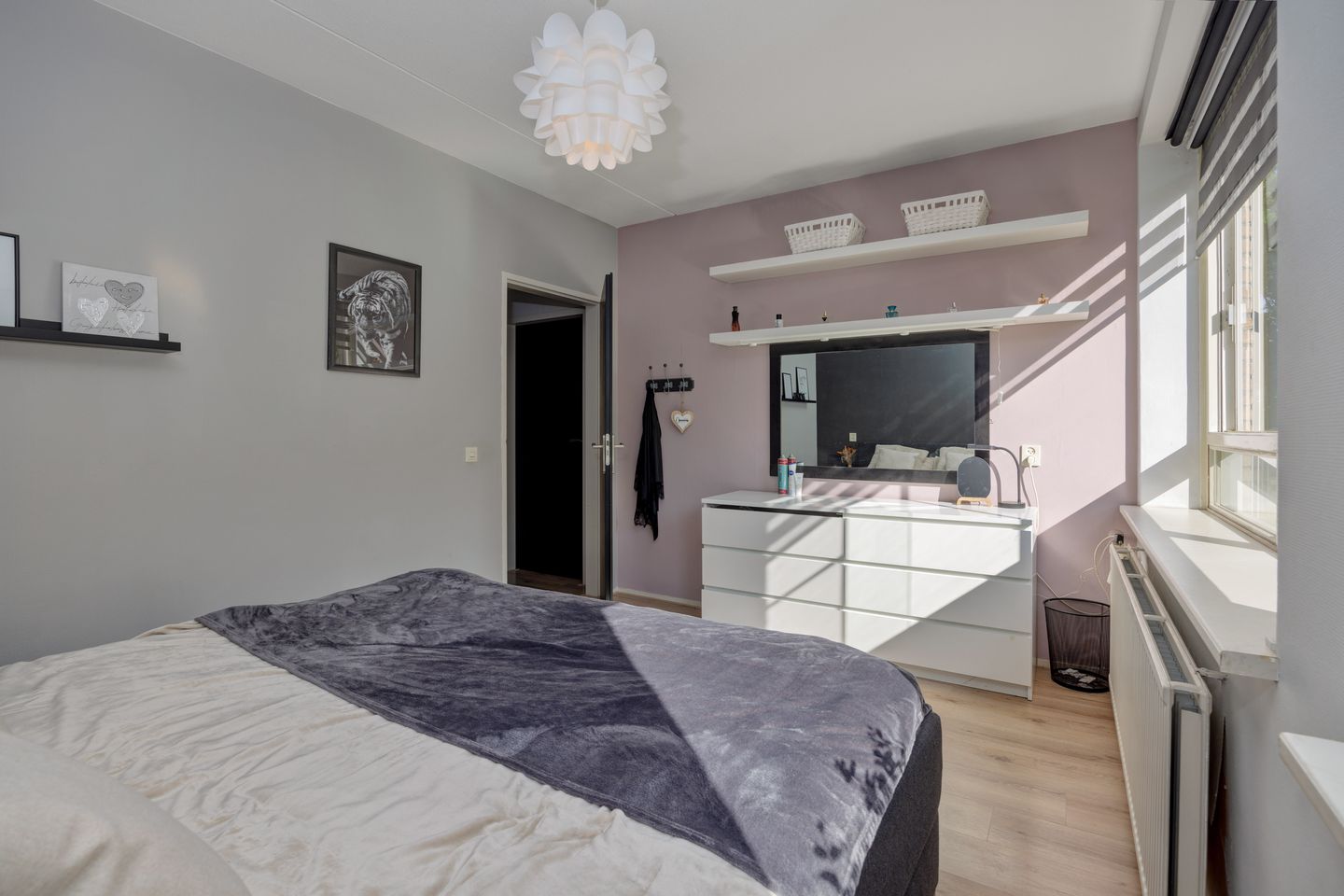 Photo 19 of Gender 29