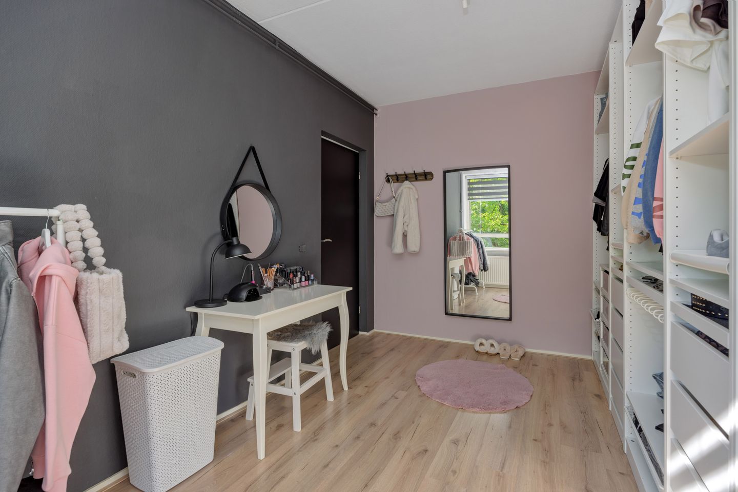 Photo 20 of Gender 29