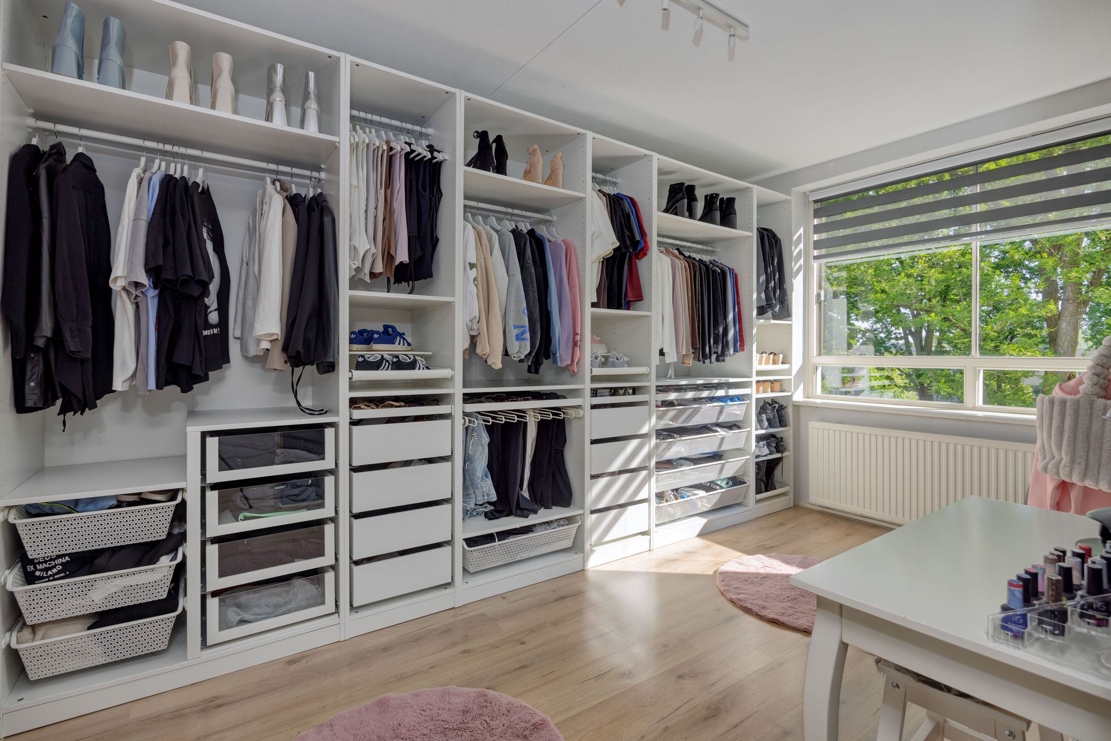 Photo 21 of Gender 29