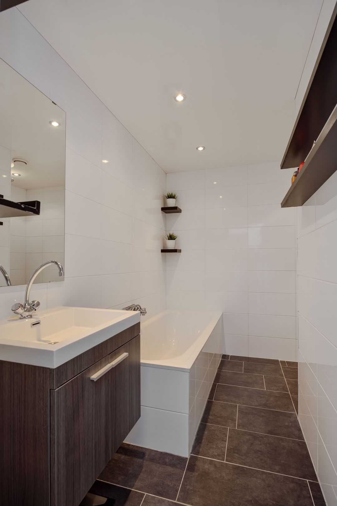 Photo 22 of Gender 29