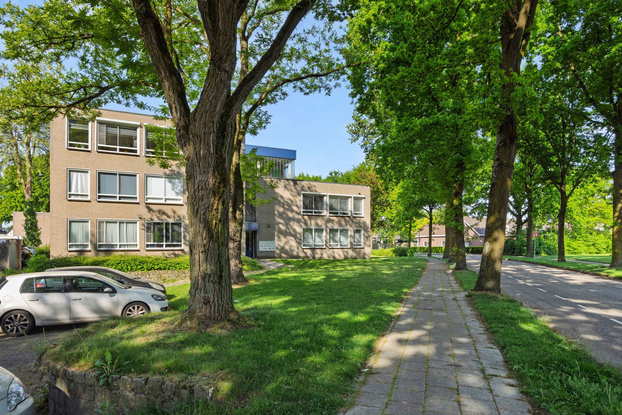 Photo 30 of Gender 29