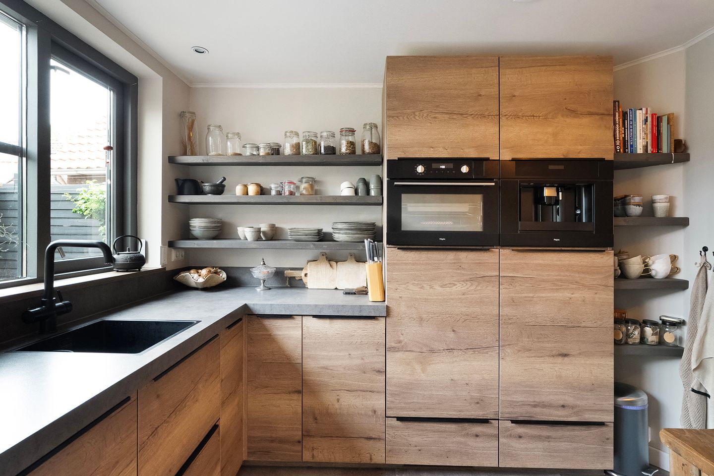 Photo 19 of Burgemeester G W Stroinkweg 24