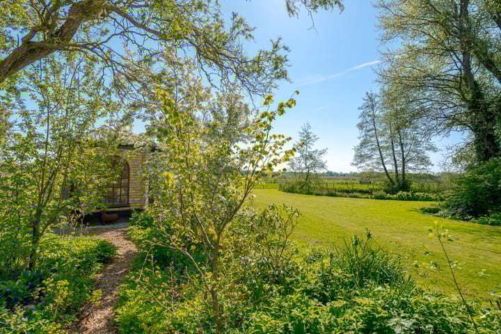 Foto 15 van Hoofdweg 207