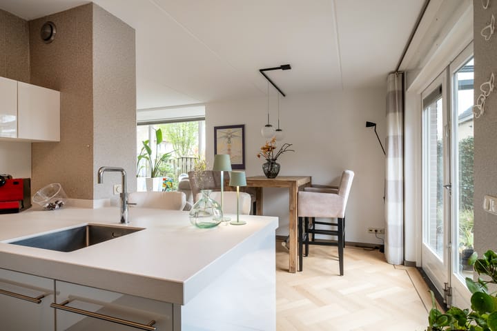 Photo 16 of Weemselo 1