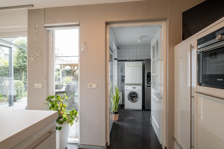 Photo 17 of Weemselo 1