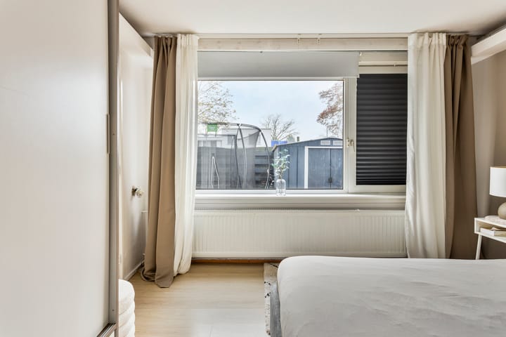 Foto 16 van Tholenstraat 140