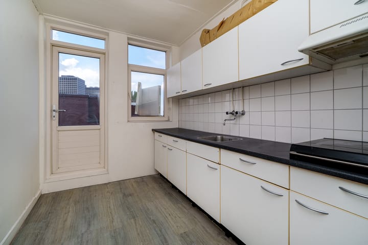 Photo 8 of Mathenesserweg 149-A04