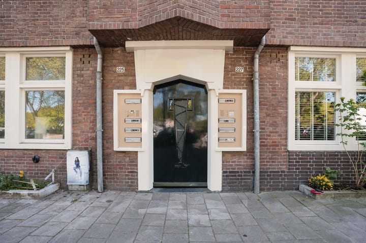 Foto 2 van Jan van Galenstraat 227-H