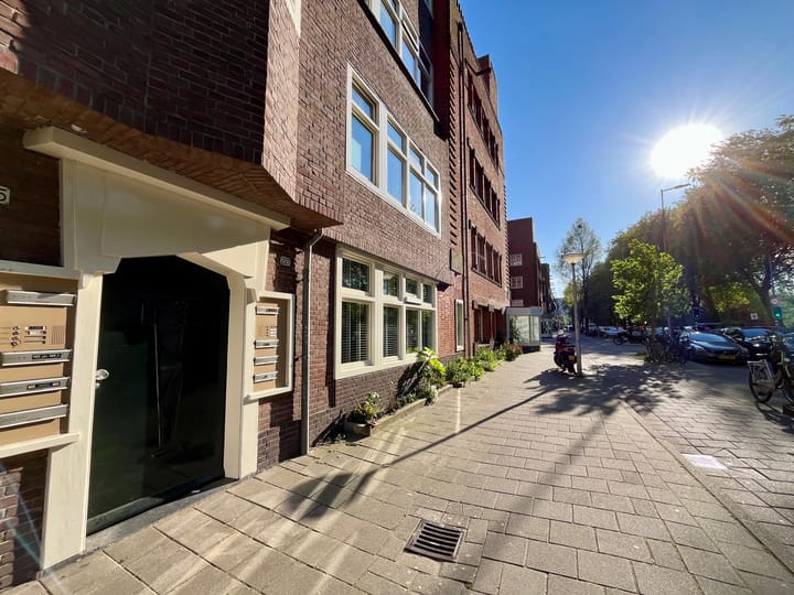 Foto 28 van Jan van Galenstraat 227-H