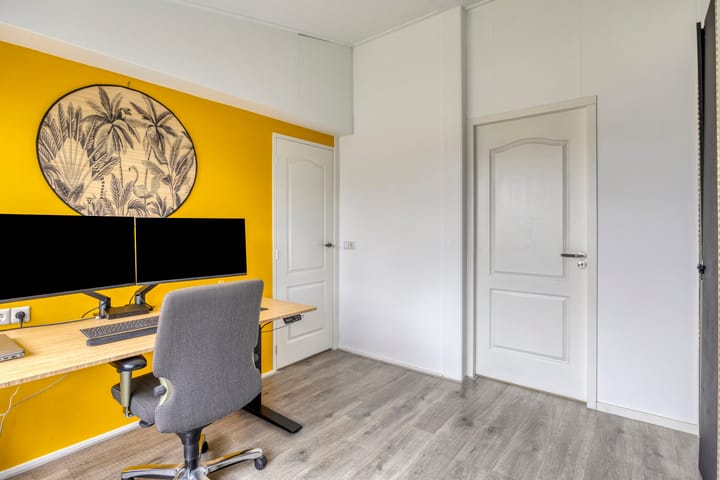 Foto 24 van Deurvorststraat 3