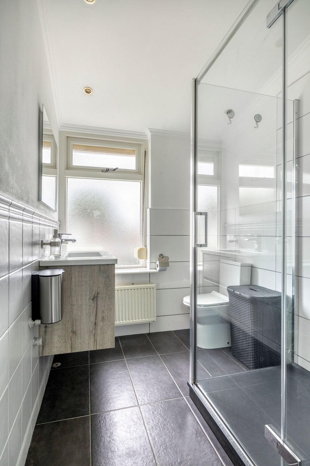 Foto 28 van Deurvorststraat 3