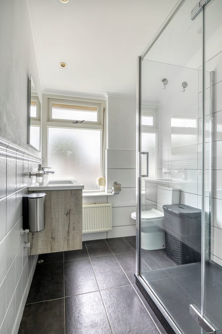 Foto 28 van Deurvorststraat 3