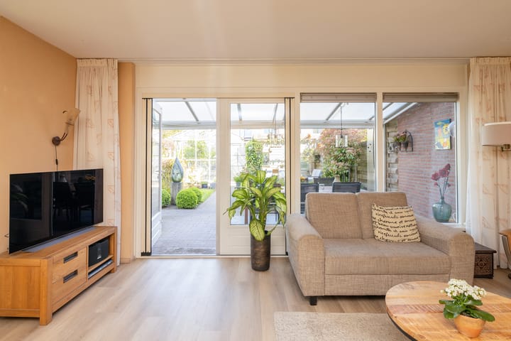 Foto 22 van Anne Vondelingplantsoen 18