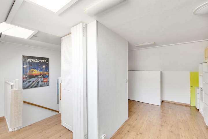 Foto 42 van Schrijnwerkerstraat 77