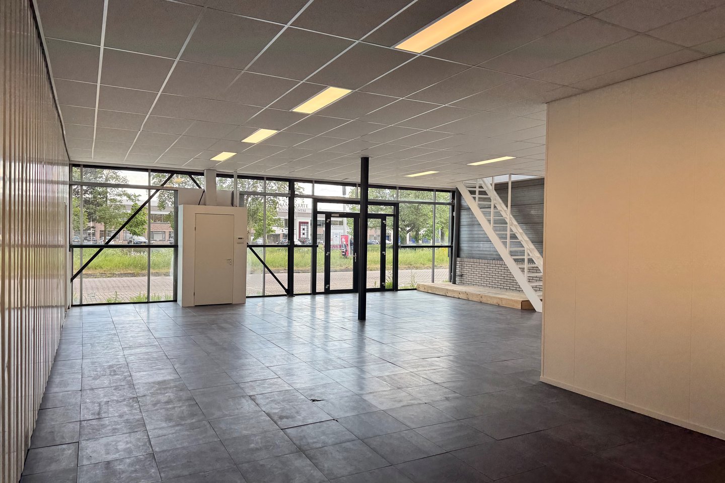 View photo 5 of Hoorn 316