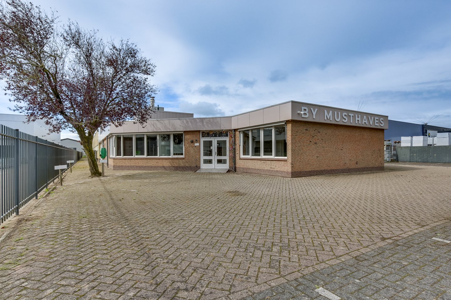 Bekijk foto 3 van Haatlanderdijk 14