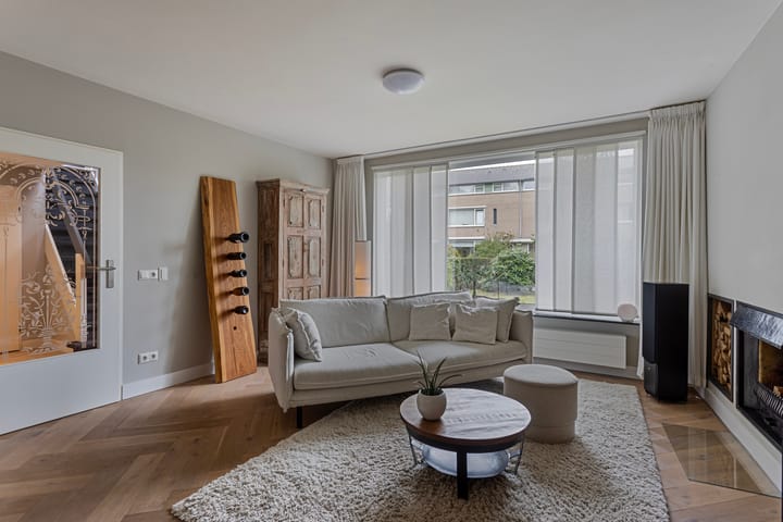 Photo 2 of Leeuwenbeklaan 8