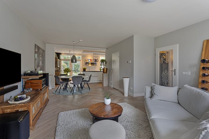 Photo 16 of Leeuwenbeklaan 8