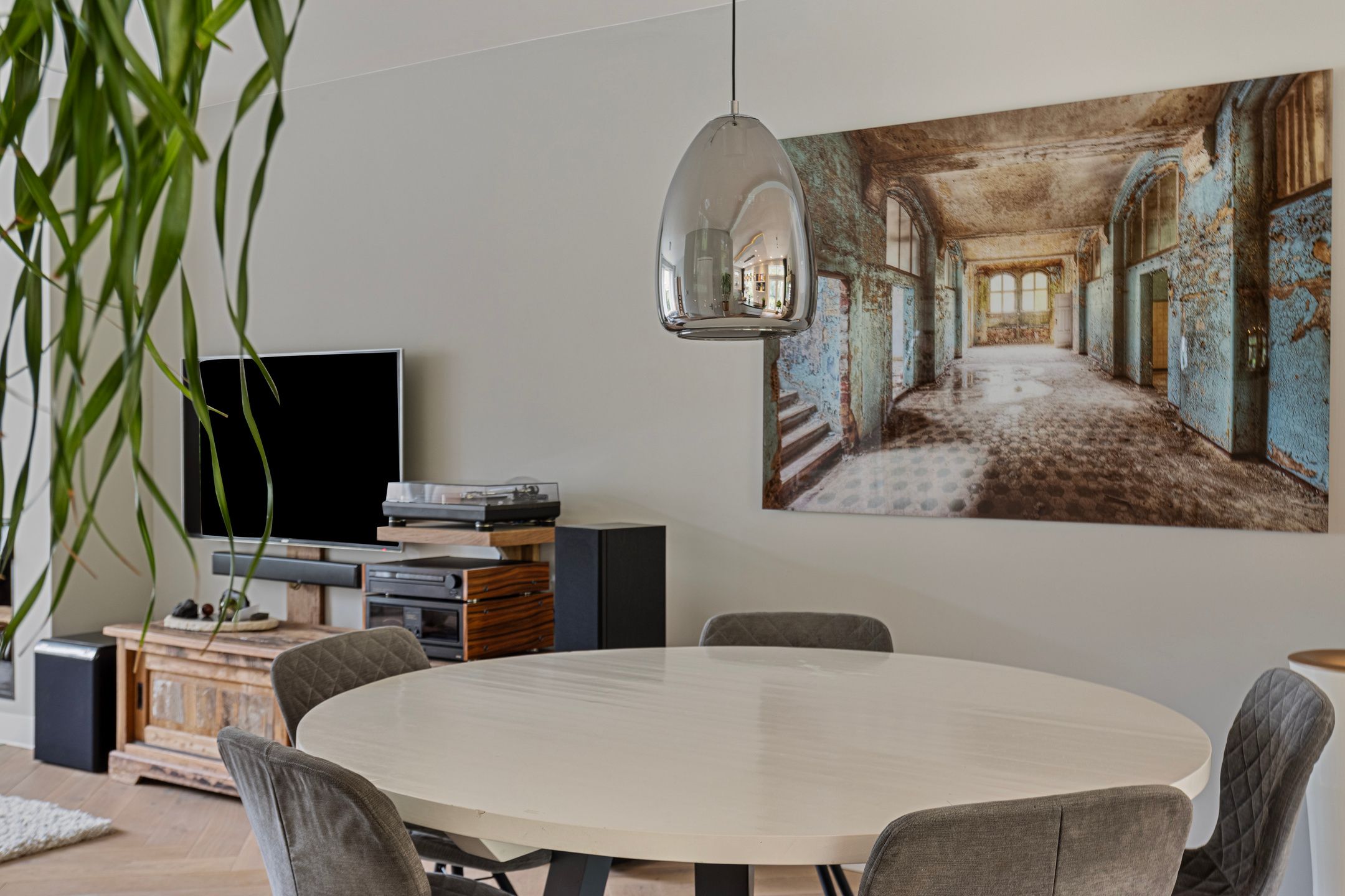 Photo 18 of Leeuwenbeklaan 8