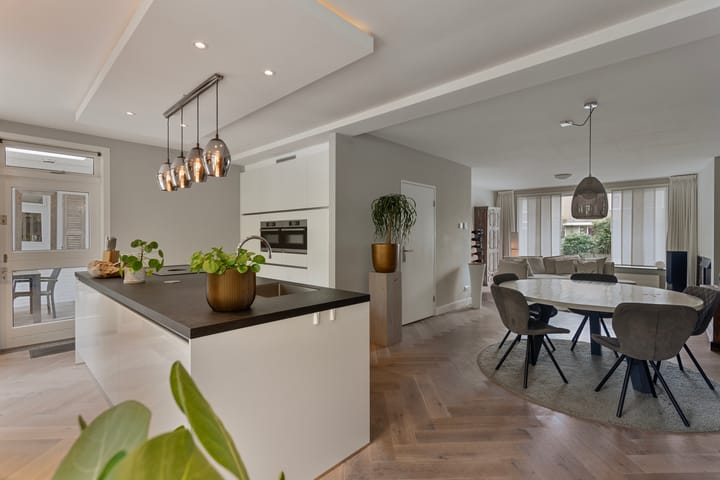 Photo 22 of Leeuwenbeklaan 8