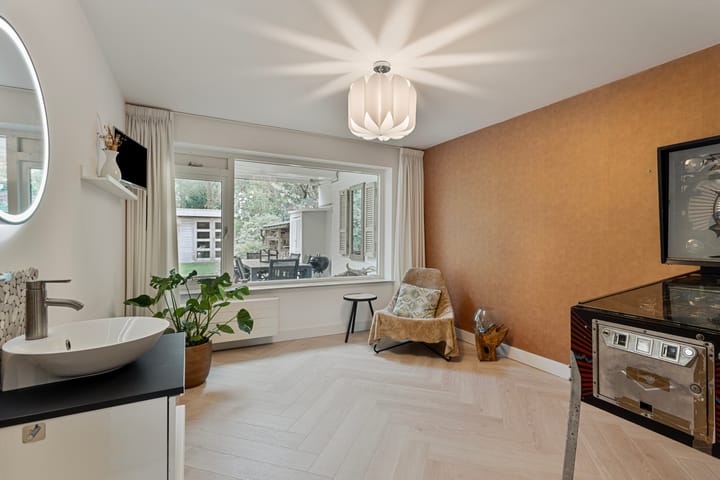 Photo 25 of Leeuwenbeklaan 8