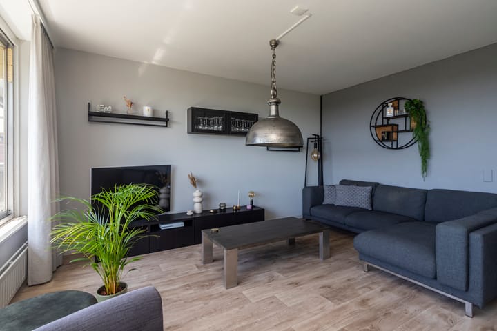 Photo 8 of Aart van der Leeuwlaan 154