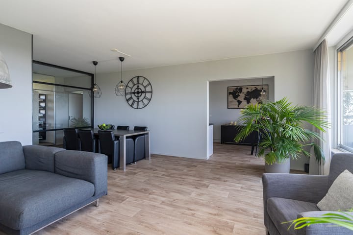 Photo 9 of Aart van der Leeuwlaan 154