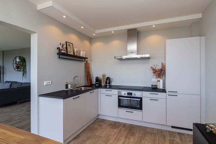 Photo 15 of Aart van der Leeuwlaan 154