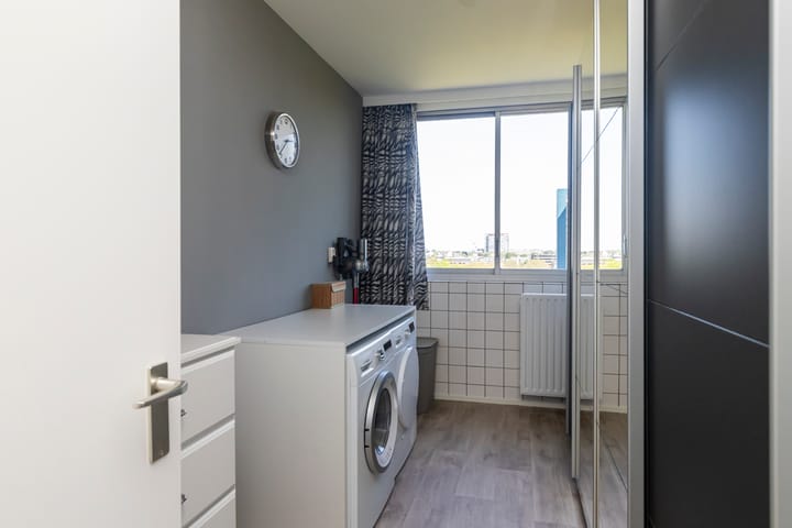 Photo 24 of Aart van der Leeuwlaan 154