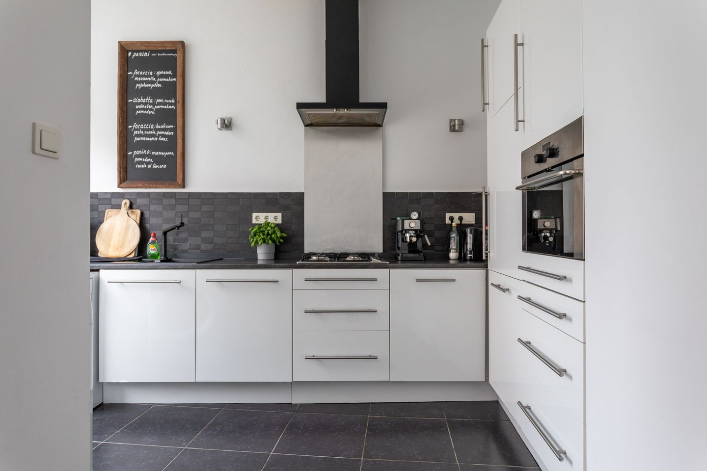 Foto 20 van Van Boetzelaerlaan 67-A