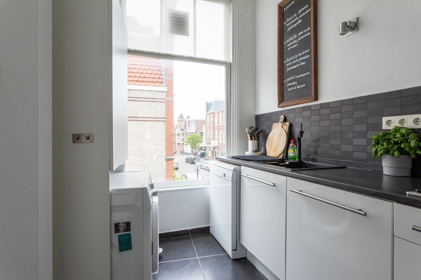 Foto 25 van Van Boetzelaerlaan 67-A