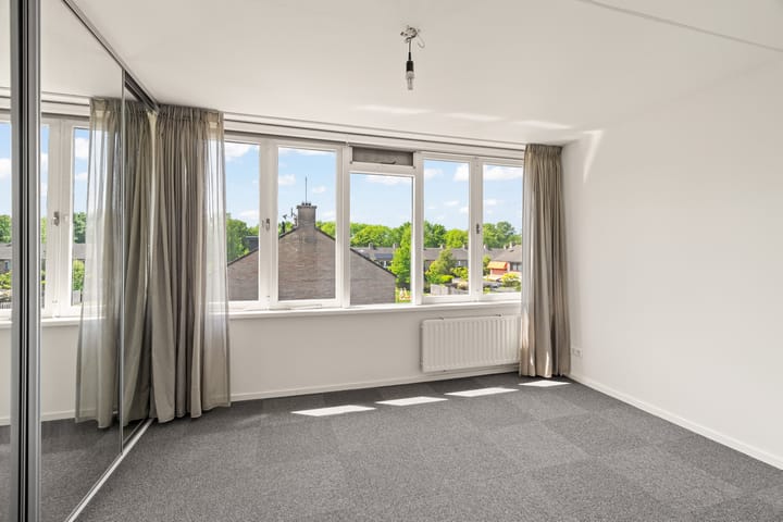 Photo 13 of Passiebloem 39