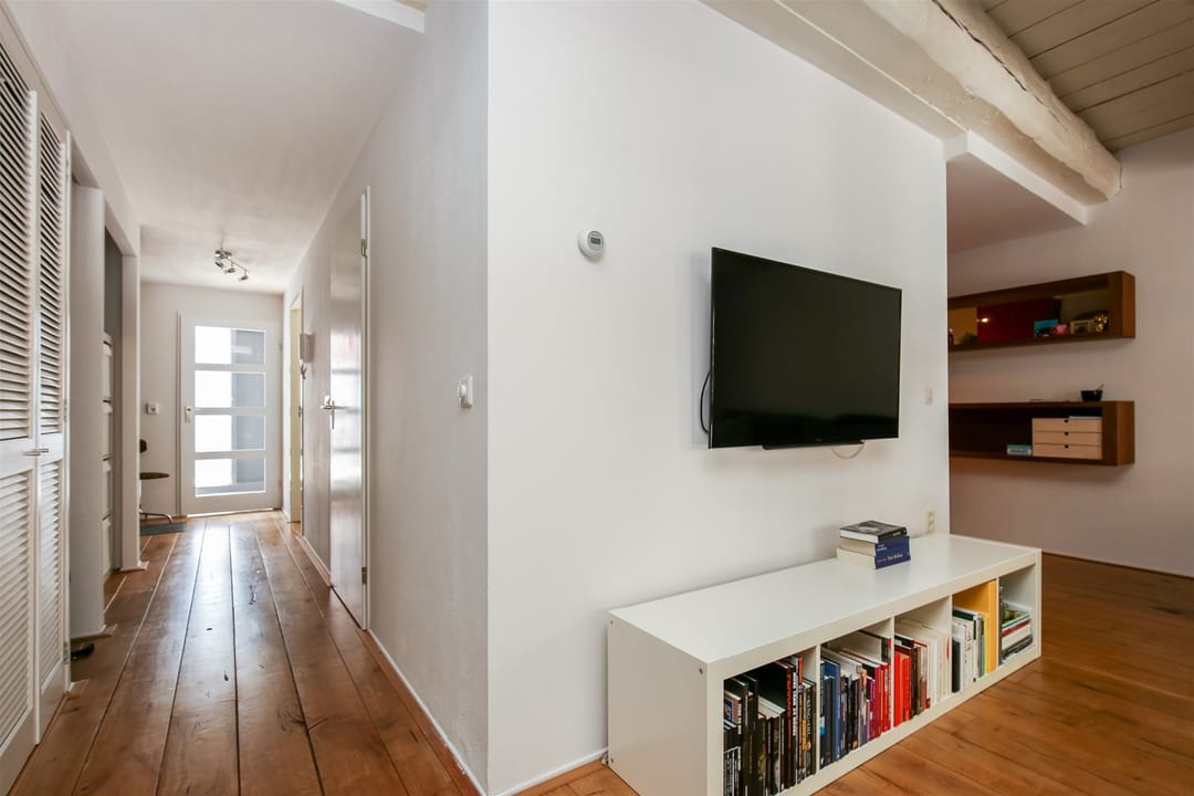 Photo 8 of Nieuwe Uilenburgerstraat 15-F