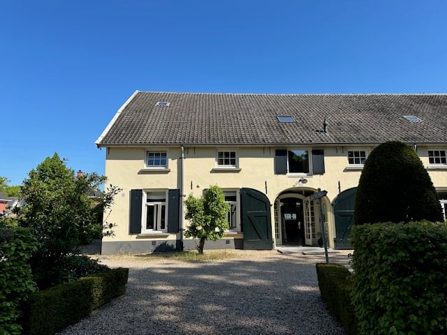 View photo 2 of Driehuizerweg 327