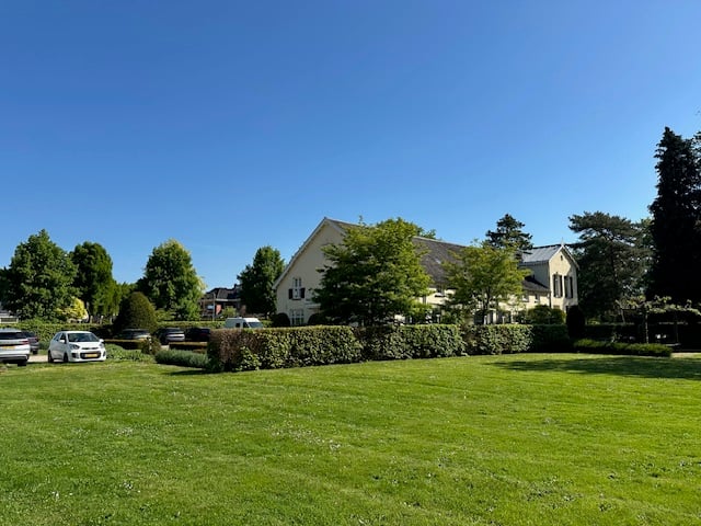 View photo 2 of Driehuizerweg 327