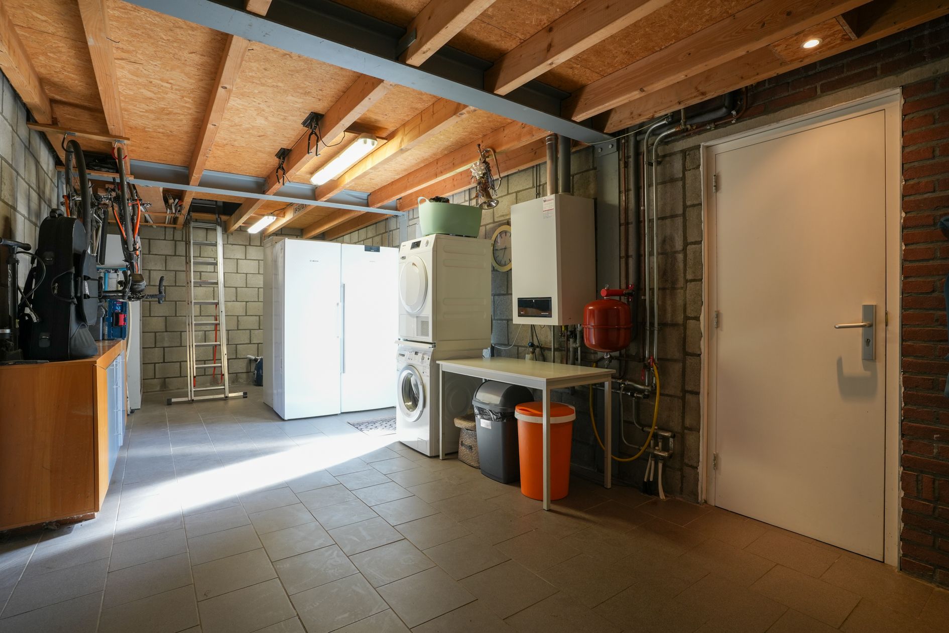 Photo 33 of Maanstraat 4