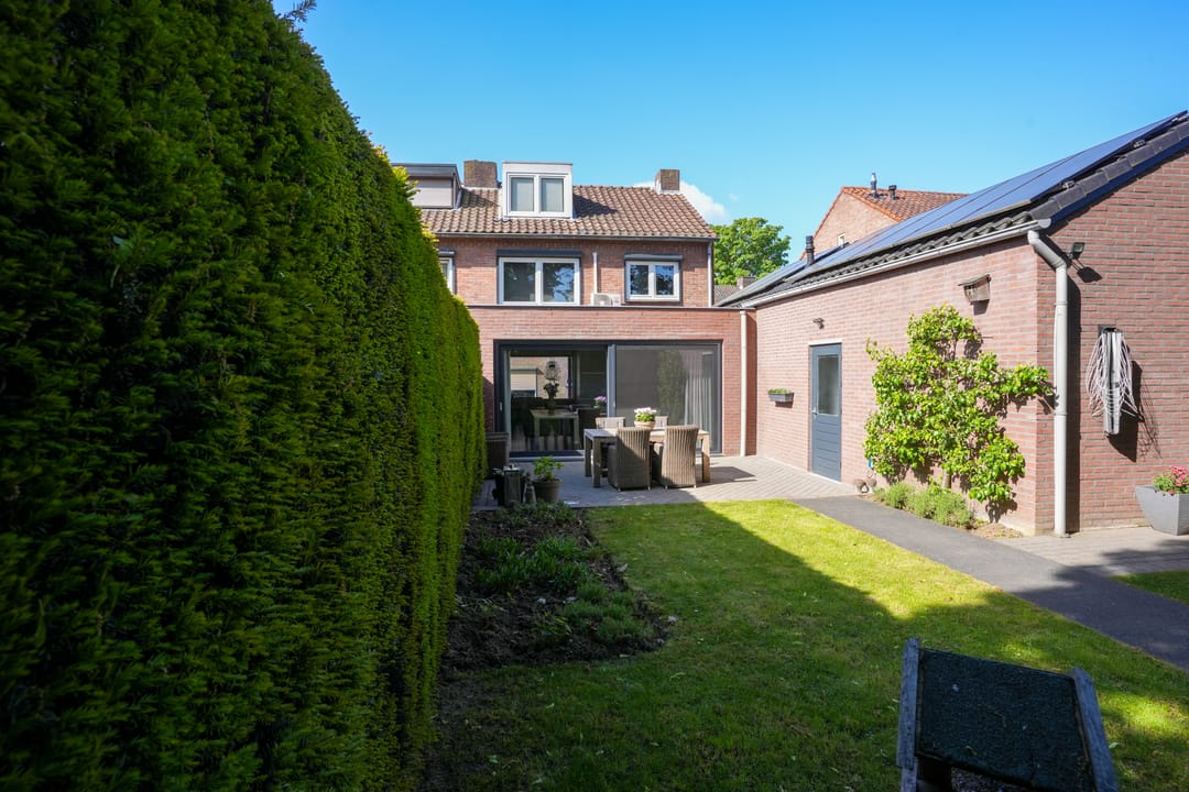 Photo 43 of Maanstraat 4