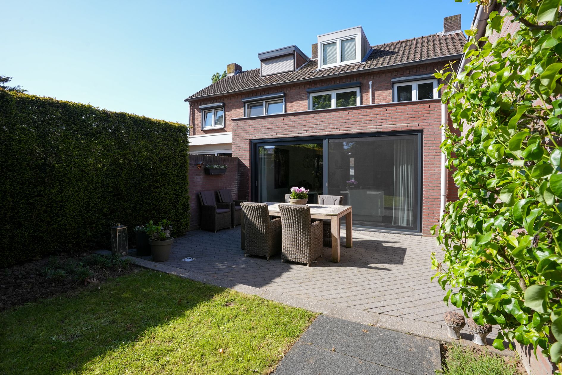 Photo 45 of Maanstraat 4