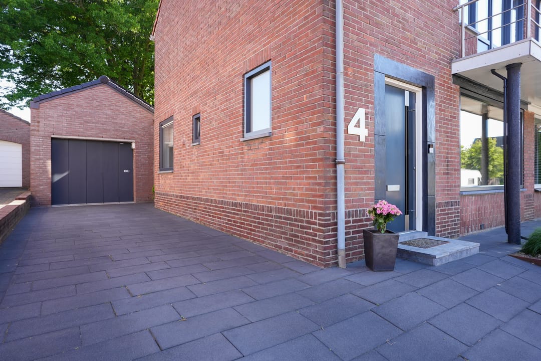 Photo 46 of Maanstraat 4