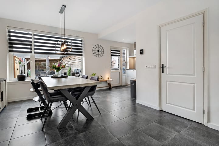 Foto 12 van Anton van der Horststraat 7