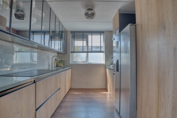 Foto 2 van Meubelmaker 33