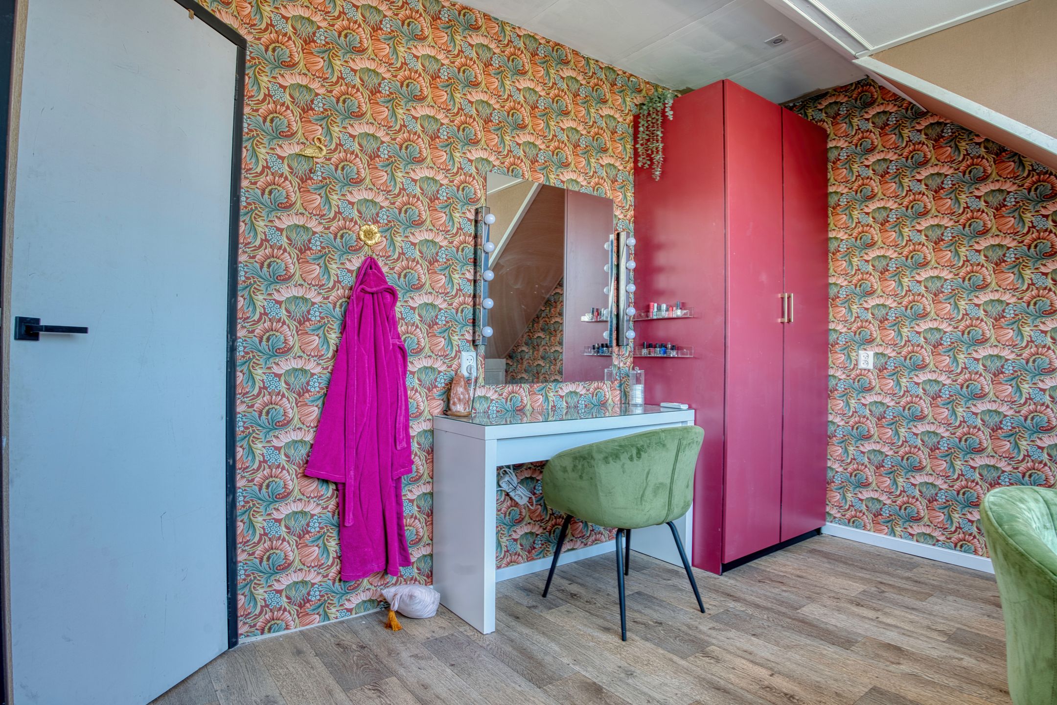 Photo 39 of Meubelmaker 33