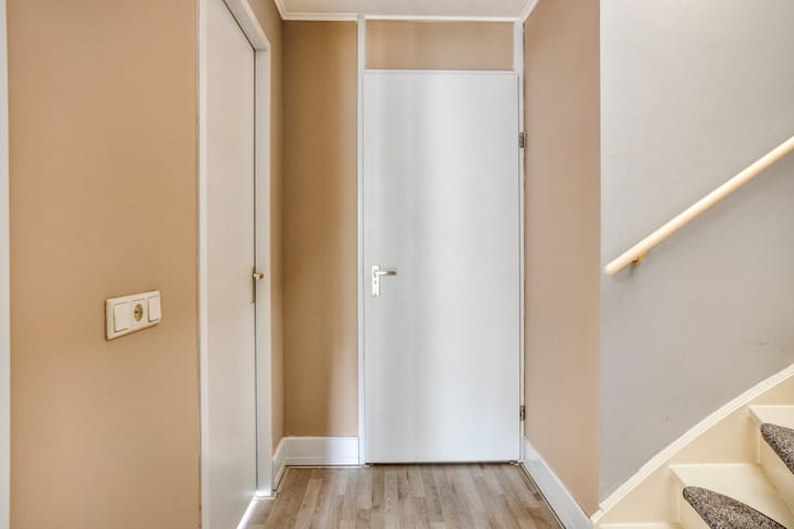 Foto 18 van Leliestraat 64