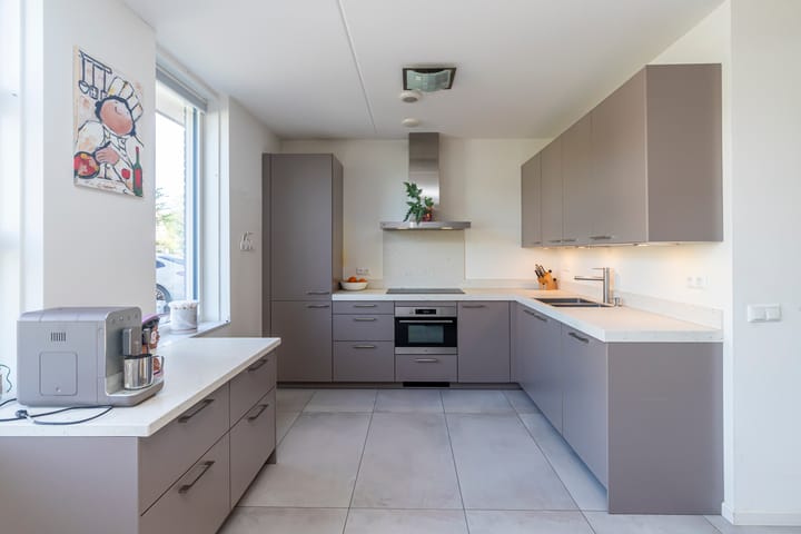 Foto 9 van Slanke Waterbies 4