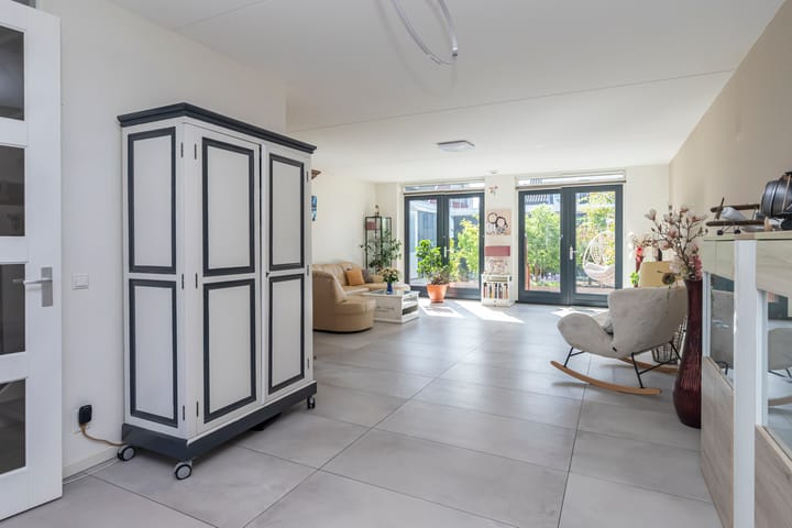 Foto 12 van Slanke Waterbies 4