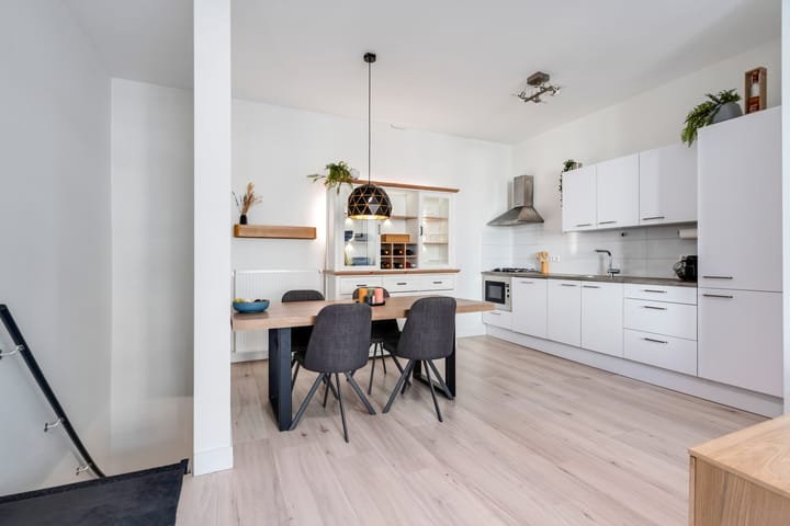 Foto 16 van Adelaarstraat 43-1