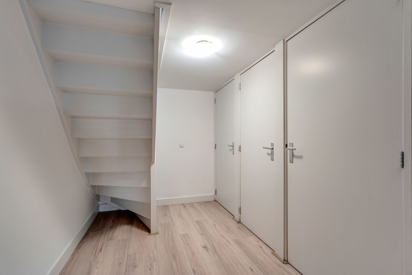 Foto 20 van Adelaarstraat 43-1